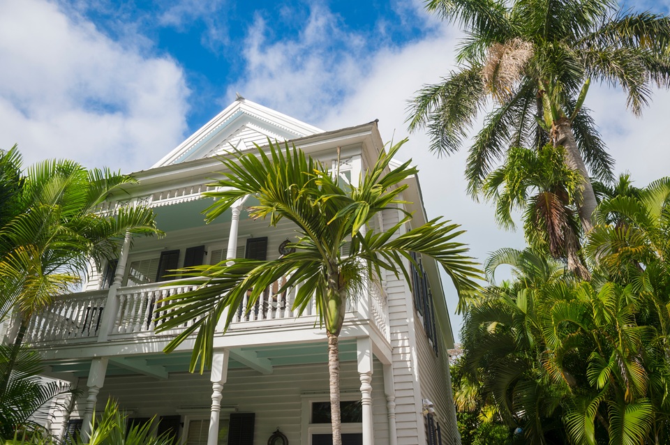 Bright,Scenic,View,Of,Typical,Wooden,Conch,House,With,Patio
