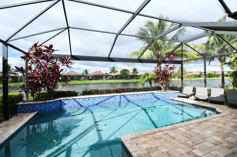 Beautiful,South,Florida,Retirement,Home,With,Luxurious,Pool,And,Screened